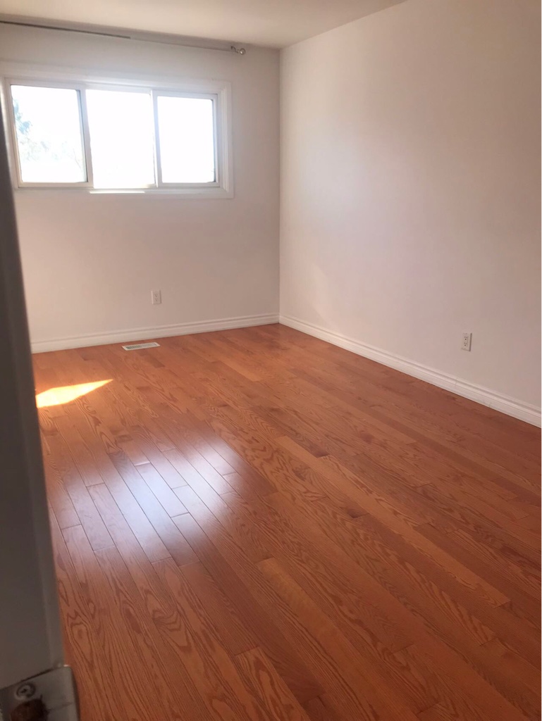 万锦独立屋 2层3房 2车位 独厕 出租价格2,150 51找房 加国无忧